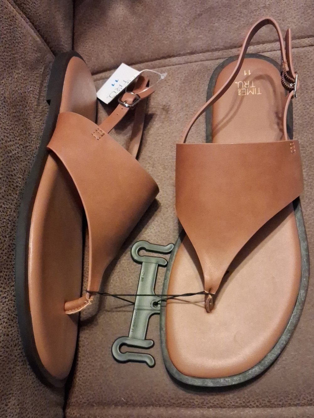 Time and Tru Women's Hooded Thong Sandals Cognac Size 11